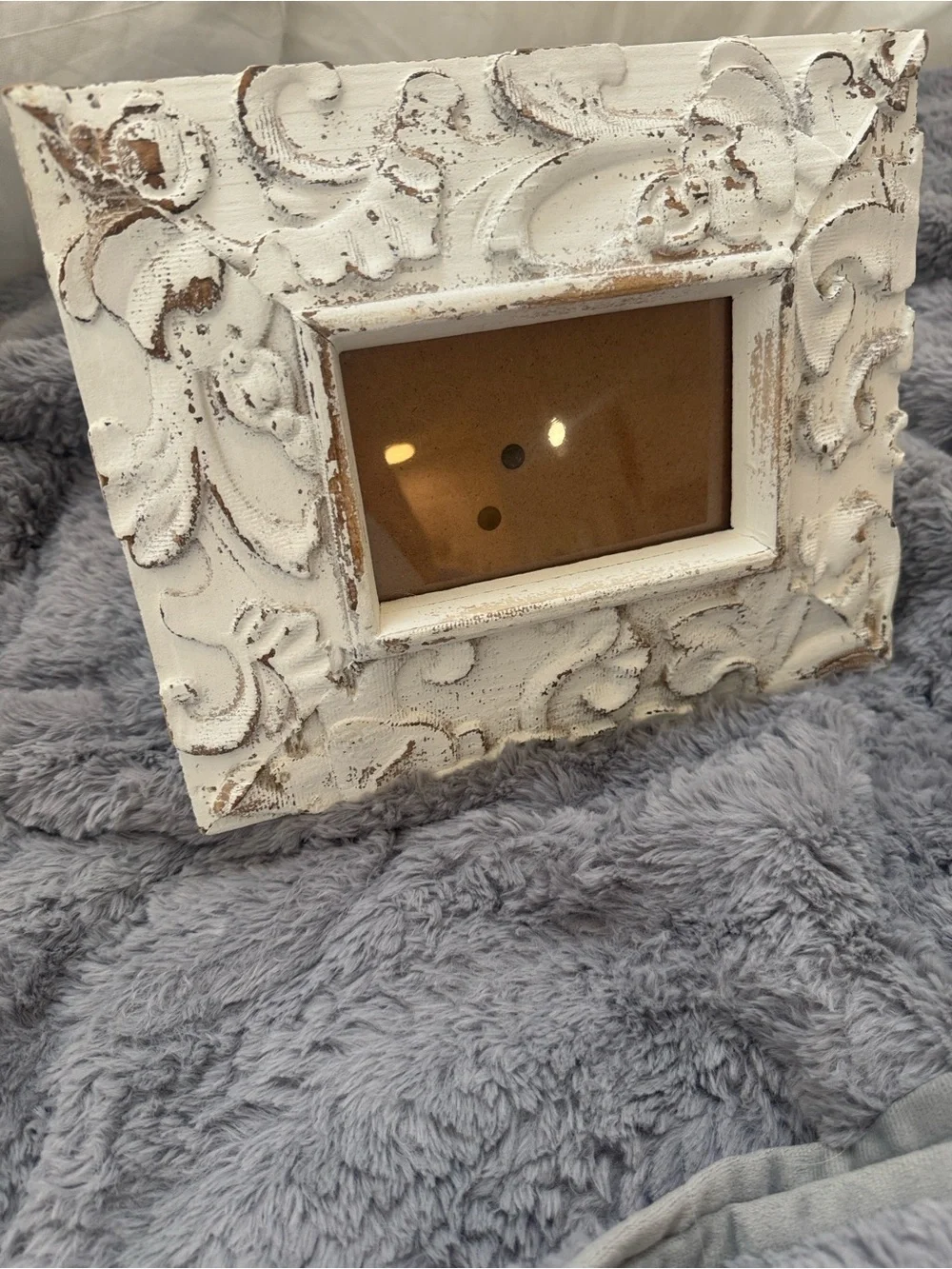 Mud Pie 4 x 6 “La Bella Maison” Distressed White Wood Picture Frame